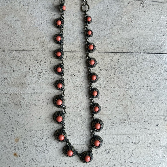 ⭐️Anthropologie Vintage-Inspired Coral Necklace - Picture 2 of 2